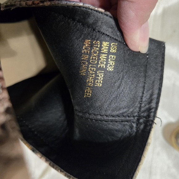 Stylish Snakeskin Ankle Boots By Arider girl Size 8. EUC Worn Once!! - Picture 8 of 8